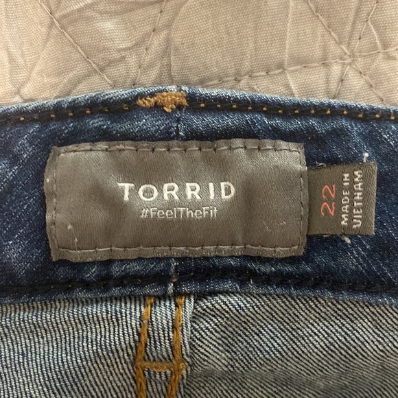 Jean shorts - Picture 3 of 3